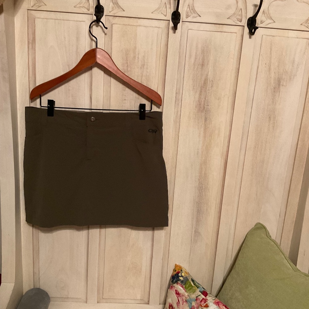 ⛰️ Outdoor Research Women’s Active Skort – Size 14  Olive Green Performance $20